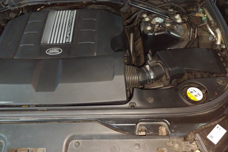 Used Land Rover Discovery 2017 3.0 SC V6 HSE Engine Bay Left