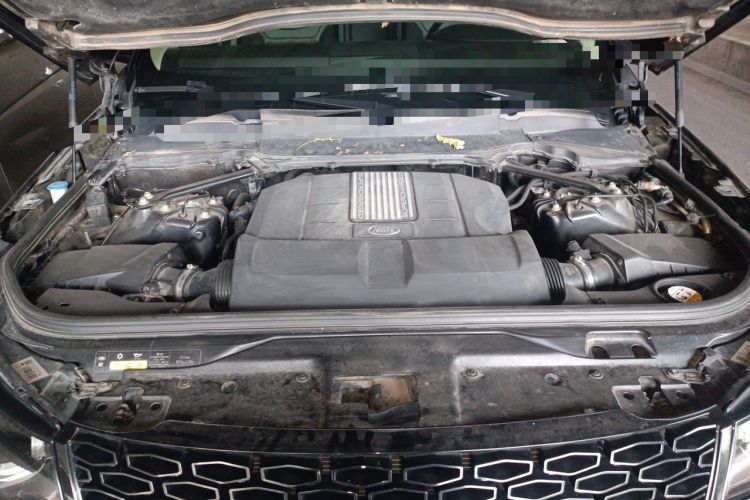 Used Land Rover Discovery 2017 3.0 SC V6 SE Engine Bay