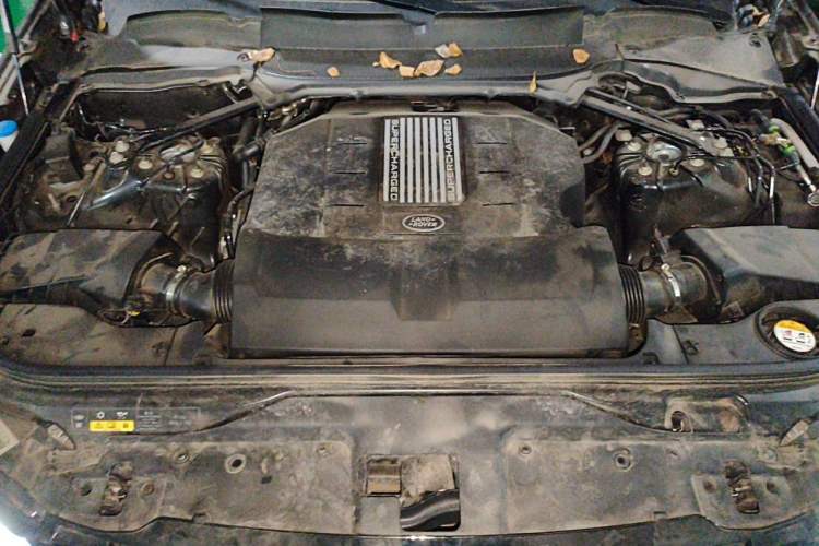 Used Land Rover Discovery 2017 3.0 SC V6 HSE Engine Bay