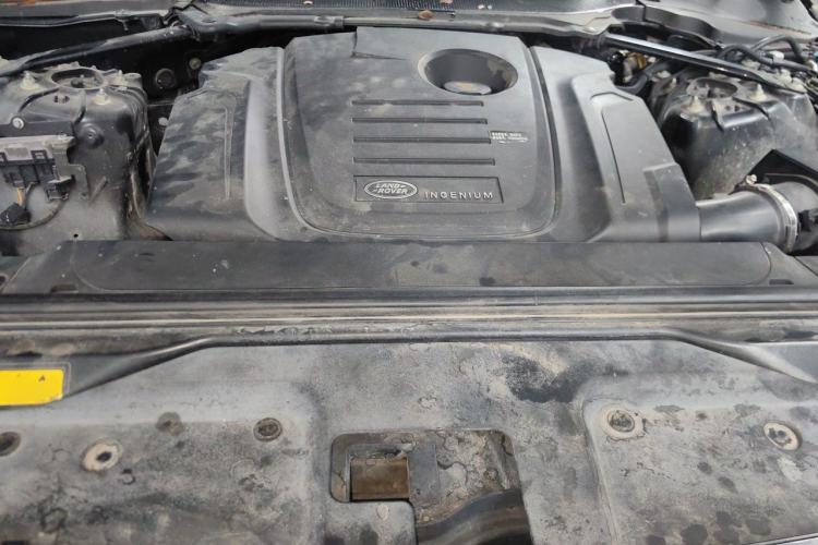Used Land Rover Discovery  Engine Bay