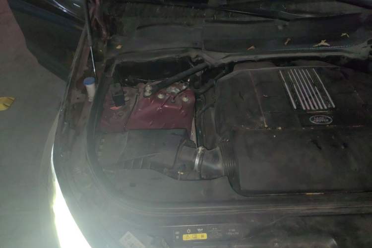 Used Land Rover Discovery 2017 3.0 SC V6 HSE Engine Bay Right