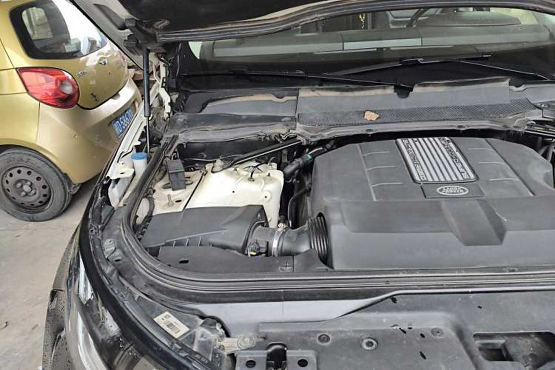 Used Land Rover Discovery 2017 3.0 SC V6 HSE Engine Bay Right