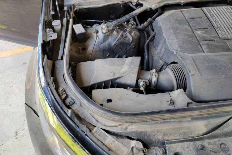 Used Land Rover Discovery 2017 3.0 SC V6 SE Engine Bay Right
