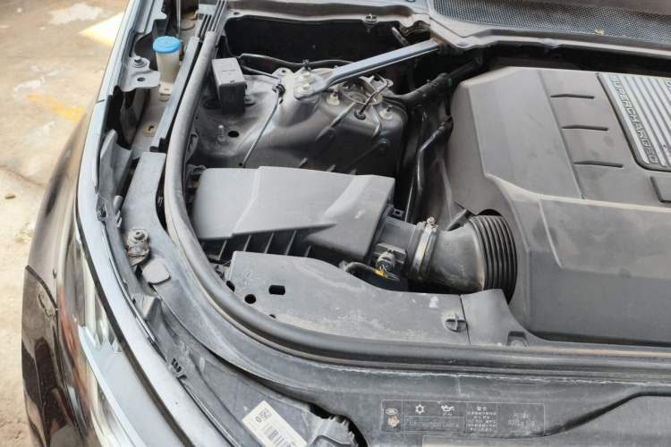 Used Land Rover Discovery 2017 3.0 SC V6 First Edition Limited Edition Engine Bay Right