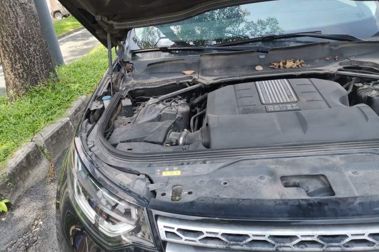 Used Land Rover Discovery 2017 3.0 SC V6 HSE Engine Bay Right