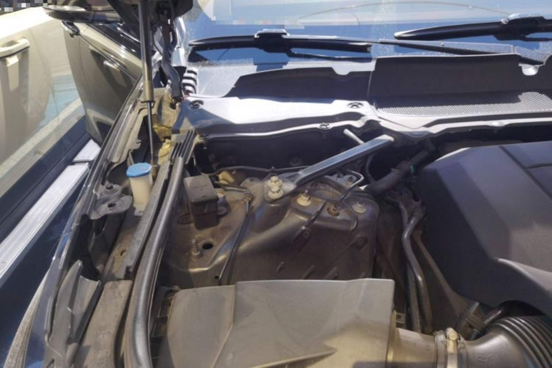 Used Land Rover Discovery 2017 3.0 SC V6 S Engine Bay Right