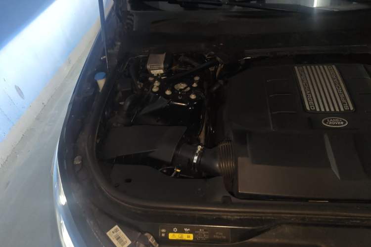 Used Land Rover Discovery 2017 3.0 SC V6 HSE Engine Bay Right