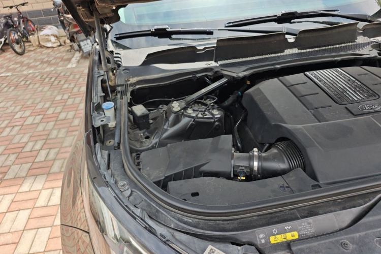 Used Land Rover Discovery 2017 3.0 SC V6 SE Engine Bay Right