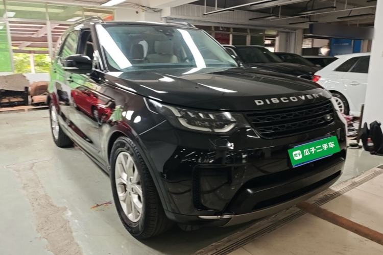 Used Land Rover Discovery 2017 3.0 SC V6 SE Front Right 45 Deg
