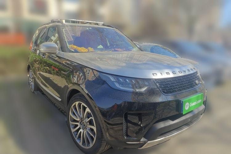 Used Land Rover Discovery 2017 3.0 SC V6 HSE LUXURY Front Right 45 Deg