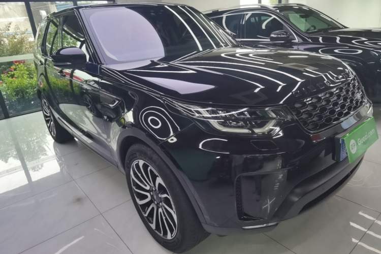 Used Land Rover Discovery 2017 3.0 SC V6 SE Front Right 45 Deg