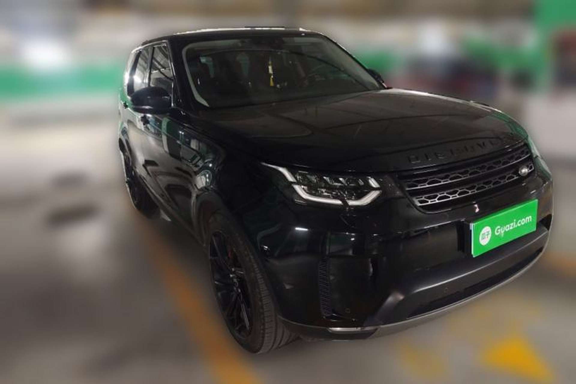 Used Land Rover Discovery 2017 3.0 SC V6 SE Front Right 45 Deg