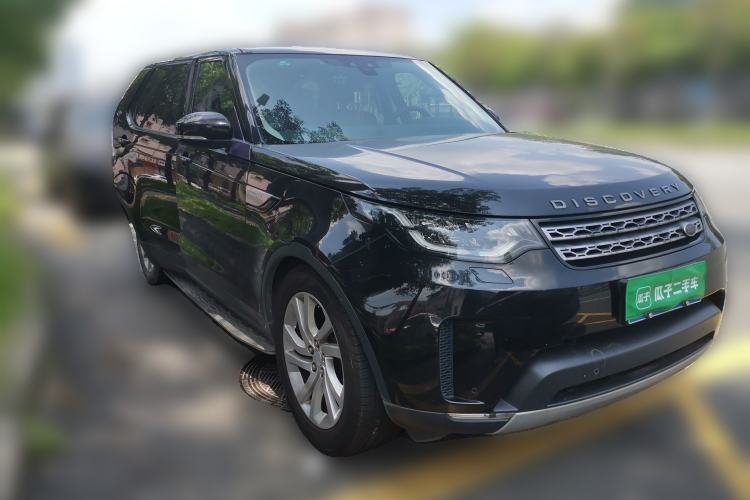 Used Land Rover Discovery 2017 3.0 SC V6 HSE Front Right 45 Deg