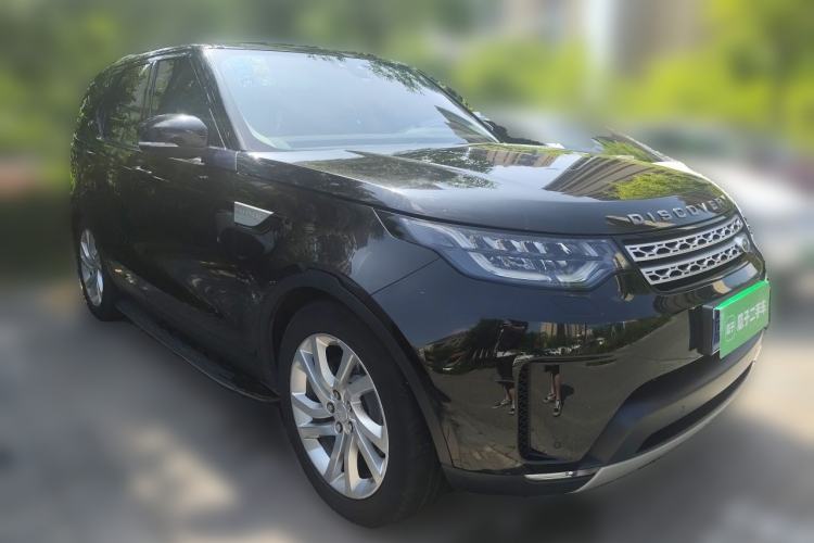 Used Land Rover Discovery 2017 3.0 SC V6 HSE Front Right 45 Deg