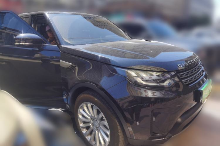 Used Land Rover Discovery 2017 3.0 SC V6 S Front Right 45 Deg