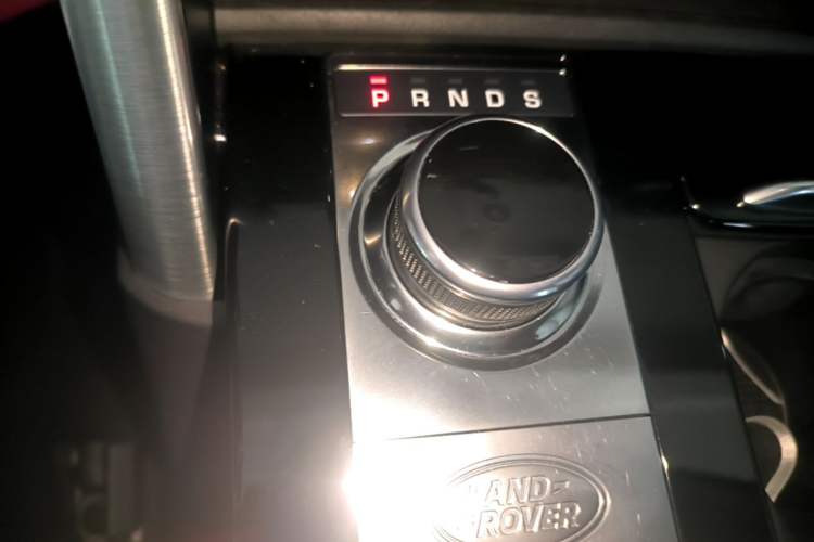 Used Land Rover Discovery 2017 3.0 SC V6 HSE Gear Lever