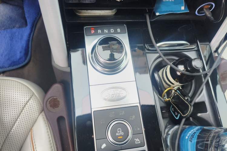 Used Land Rover Discovery 2017 3.0 SC V6 HSE LUXURY Gear Lever
