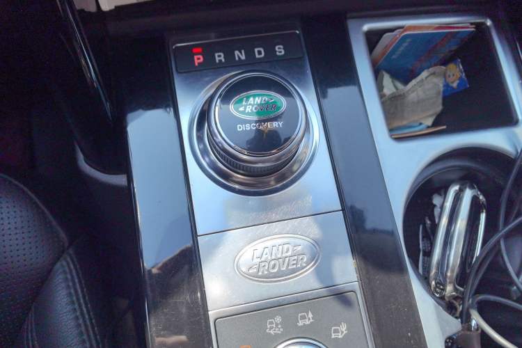 Used Land Rover Discovery 2017 3.0 SC V6 SE Gear Lever