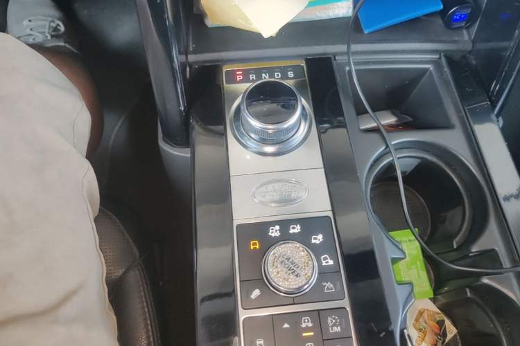 Used Land Rover Discovery 2017 3.0 SC V6 S Gear Lever