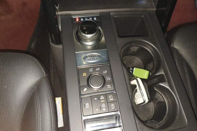 Used Land Rover Discovery 2017 3.0 SC V6 SE Gear Lever