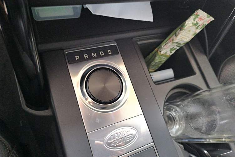Used Land Rover Discovery 2017 3.0 SC V6 HSE Gear Lever