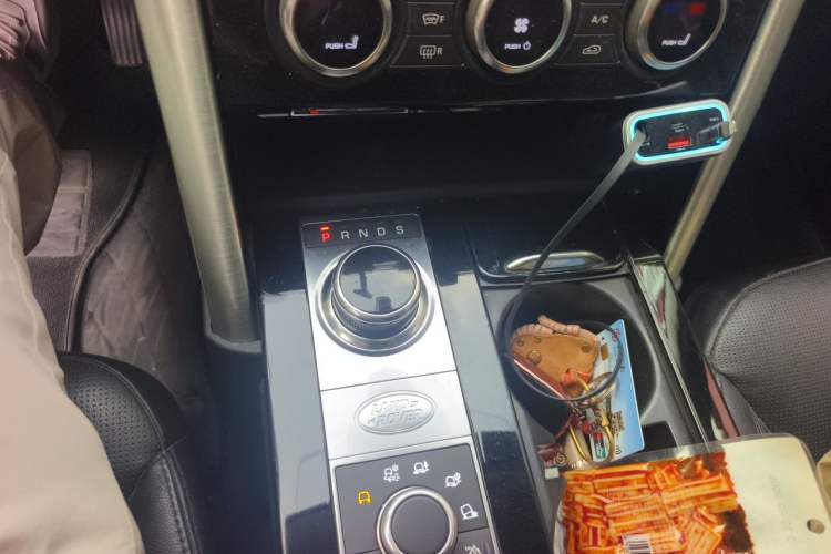 Used Land Rover Discovery 2017 3.0 SC V6 HSE Gear Lever