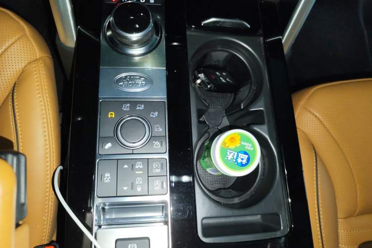 Used Land Rover Discovery 2017 3.0 SC V6 HSE Gear Lever
