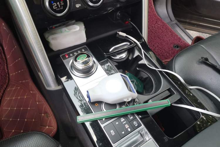 Used Land Rover Discovery 2017 3.0 SC V6 HSE Gear Lever