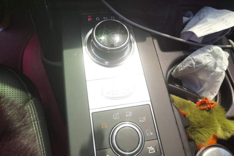 Used Land Rover Discovery 2017 3.0 SC V6 S Gear Lever