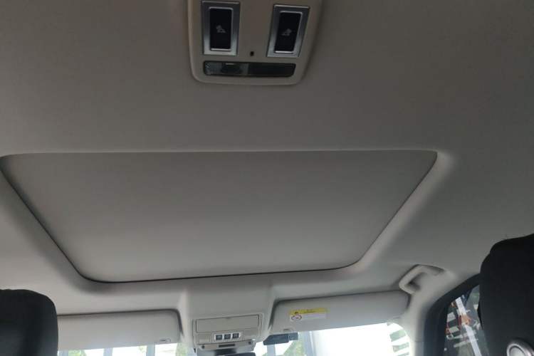 Used Land Rover Discovery 2017 3.0 SC V6 SE Headliner