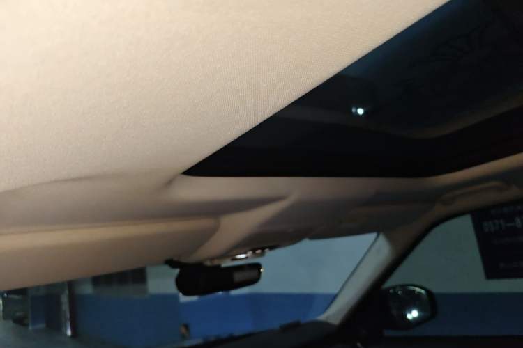 Used Land Rover Discovery 2017 3.0 SC V6 HSE Headliner