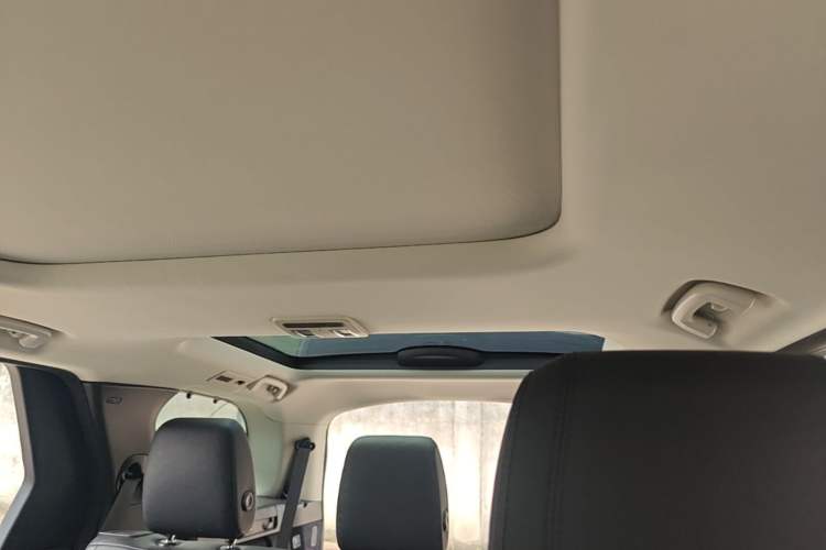Used Land Rover Discovery 2017 3.0 SC V6 SE Headliner