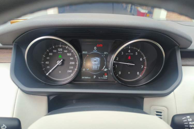 Used Land Rover Discovery 2017 3.0 SC V6 HSE LUXURY Instrument Cluster