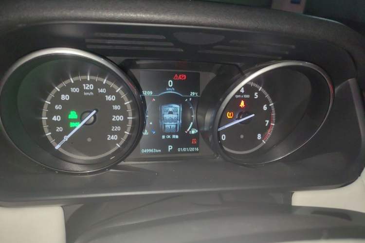 Used Land Rover Discovery 2017 3.0 SC V6 HSE Instrument Cluster