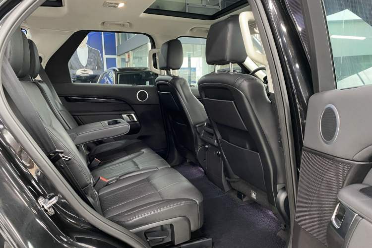 Used Land Rover Discovery 2017 3.0 SC V6 S Interior 11