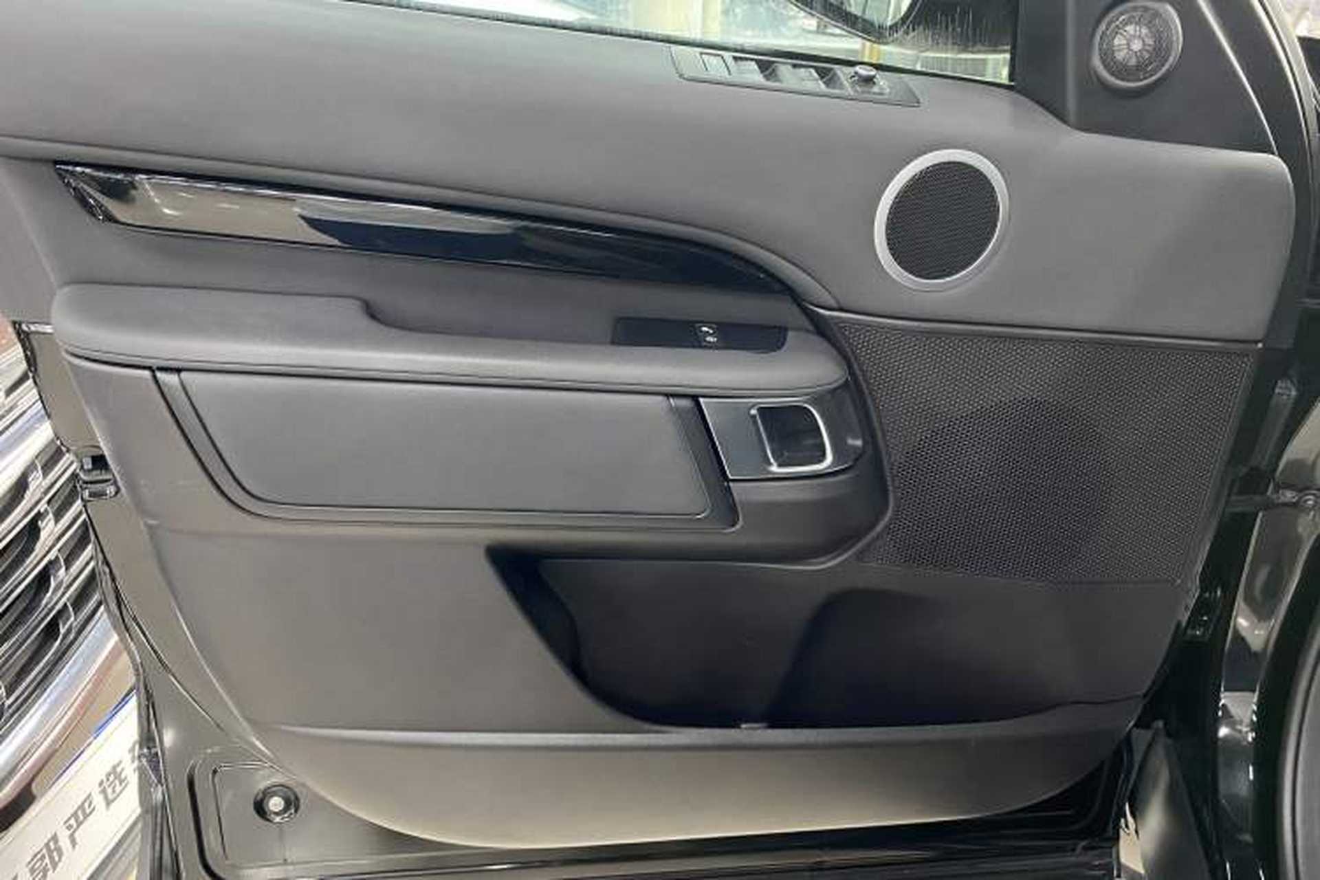 Used Land Rover Discovery 2017 3.0 SC V6 S Interior 12