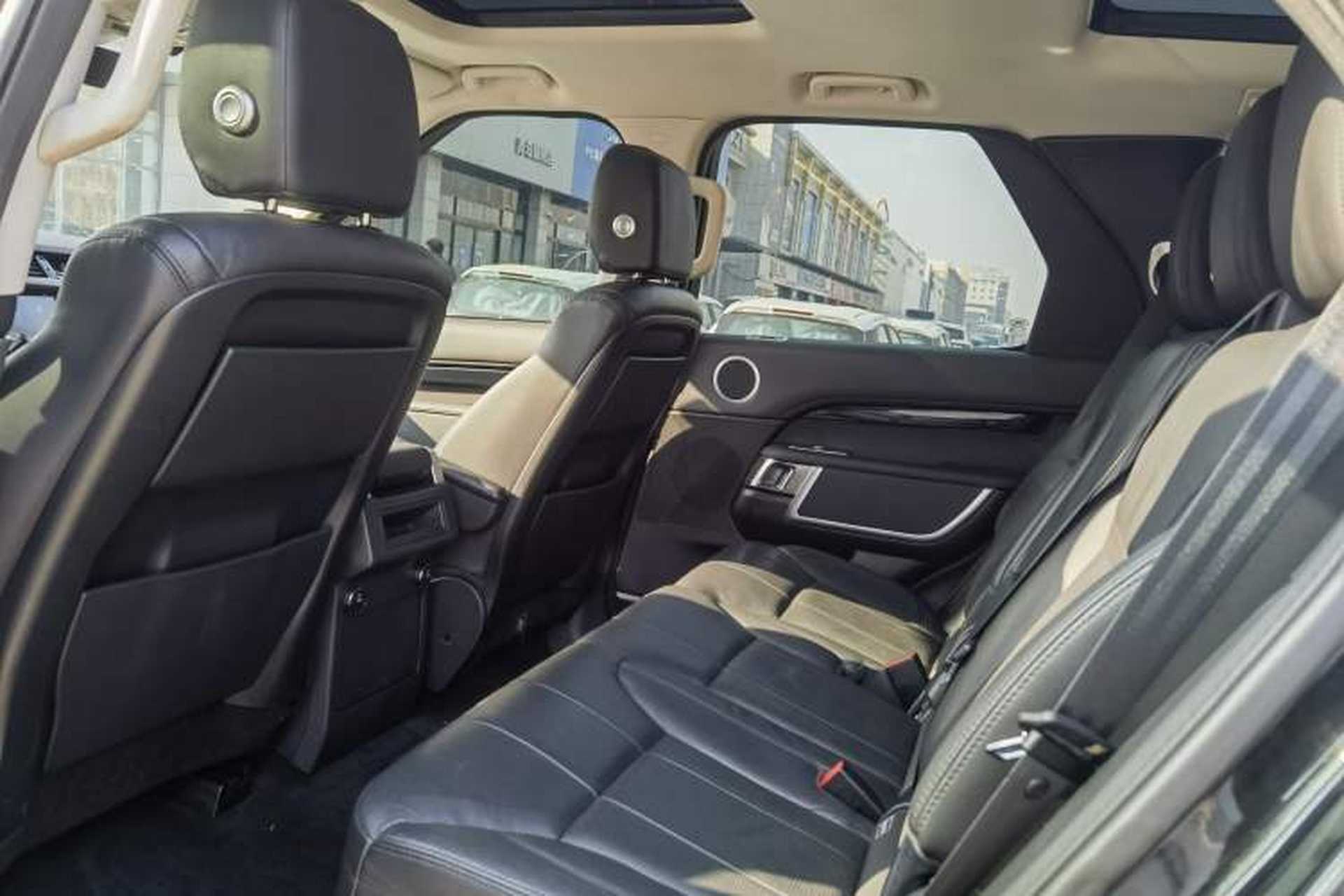 Used Land Rover Discovery 2017 3.0 SC V6 SE Interior 2