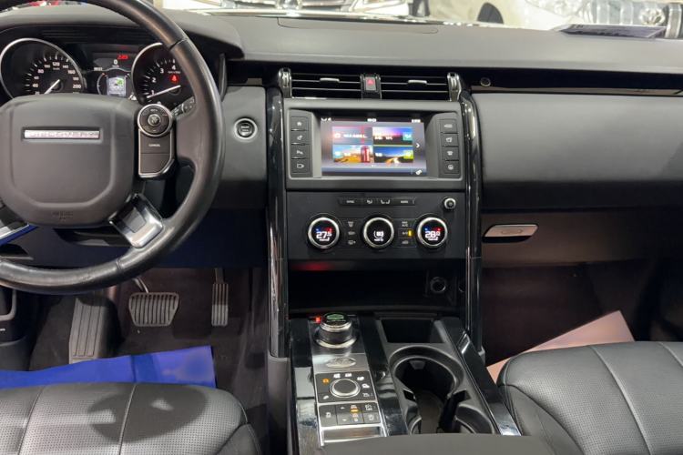 Used Land Rover Discovery 2017 3.0 SC V6 S Interior 3