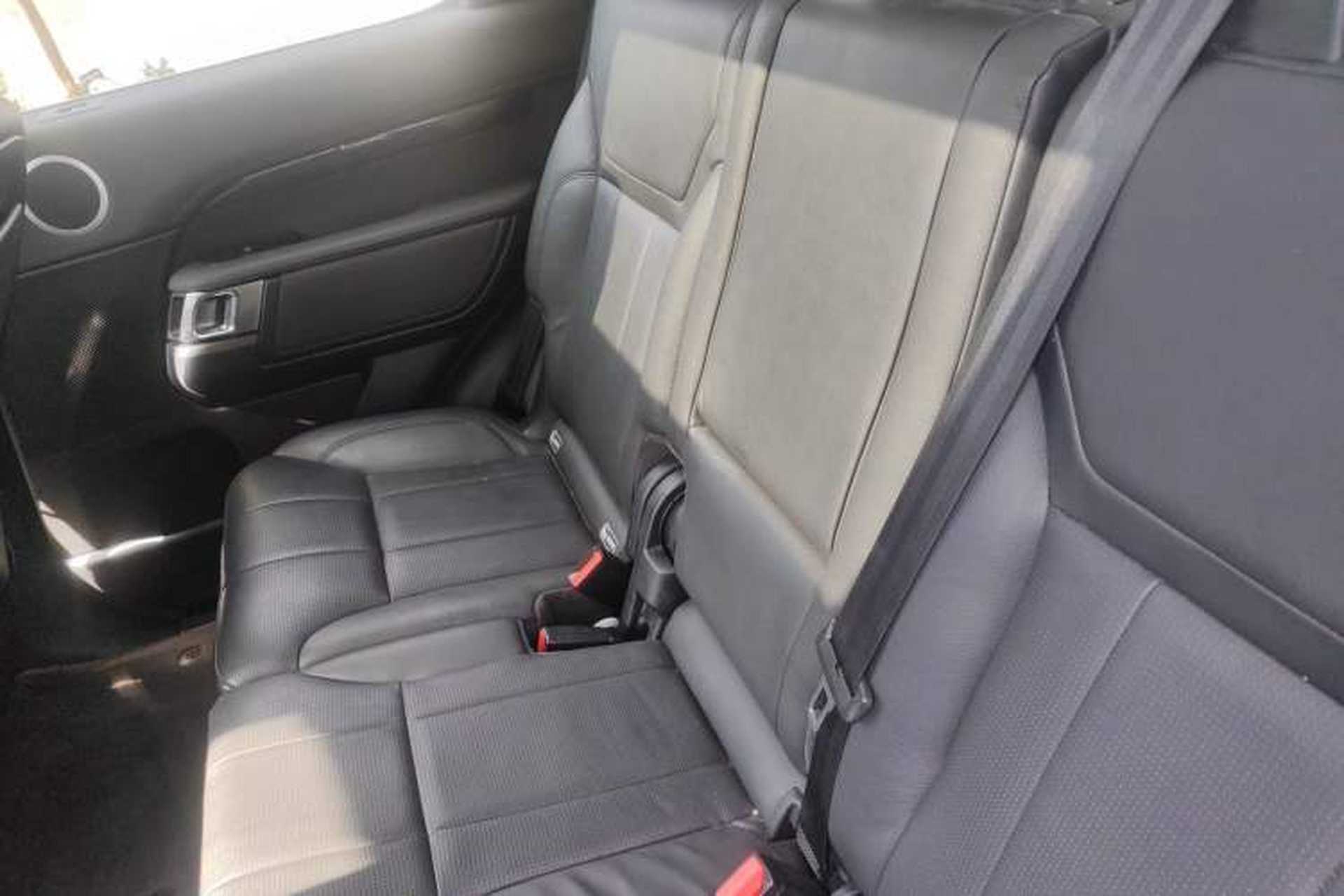 Used Land Rover Discovery 2017 3.0 SC V6 SE Interior 4