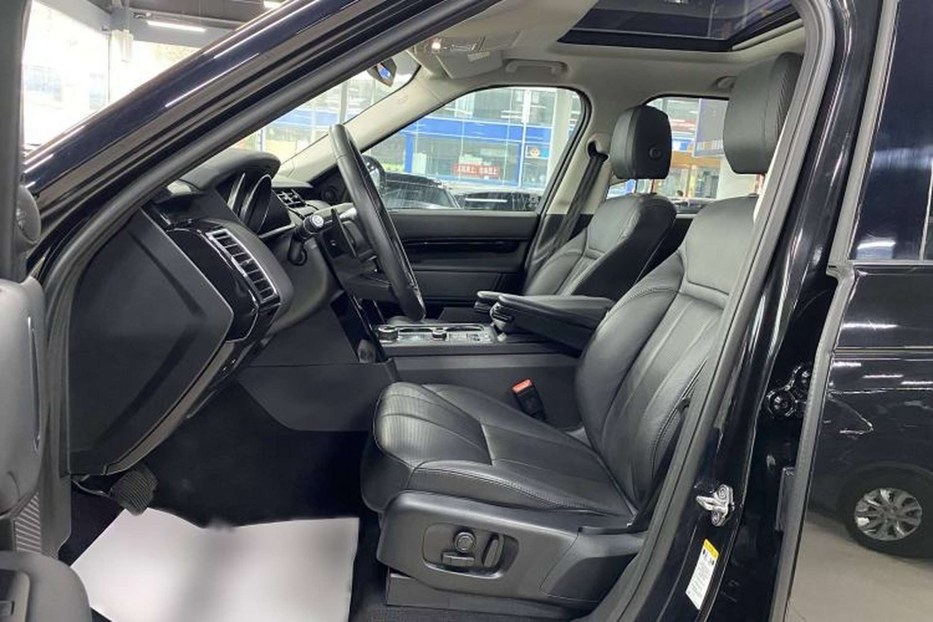 Used Land Rover Discovery 2017 3.0 SC V6 S Interior 5