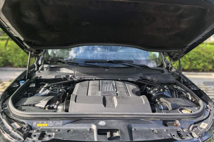 Used Land Rover Discovery 2017 3.0 SC V6 SE Interior 6