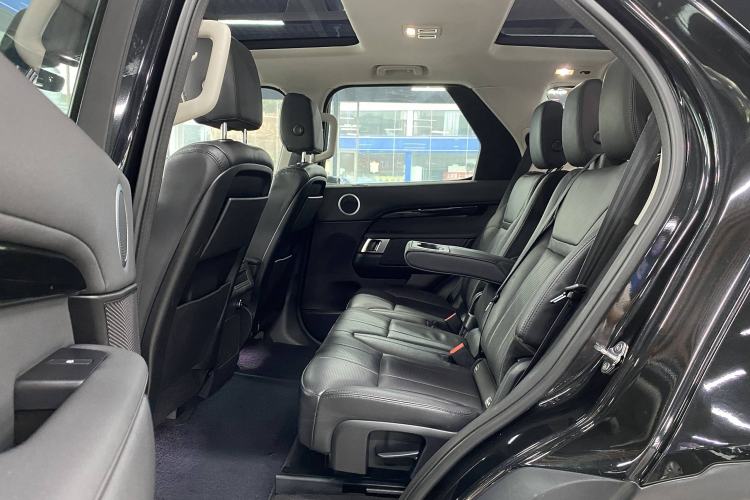 Used Land Rover Discovery 2017 3.0 SC V6 S Interior 6
