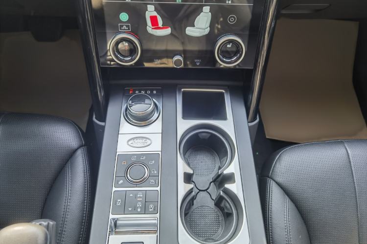 Used Land Rover Discovery 2017 3.0 SC V6 SE Interior 7