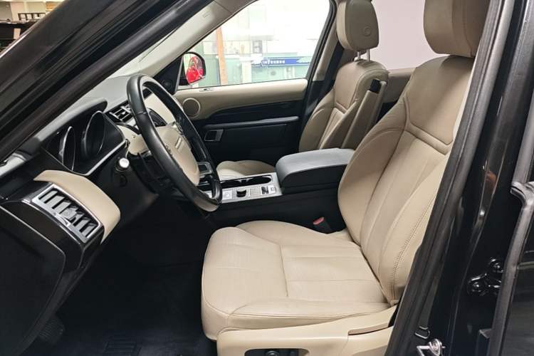 Used Land Rover Discovery 2017 3.0 SC V6 SE Left Front Seat