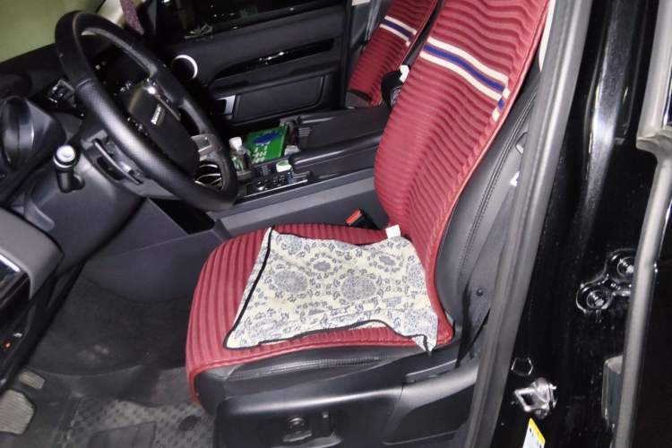 Used Land Rover Discovery 2017 3.0 SC V6 S Left Front Seat
