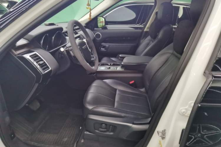Used Land Rover Discovery 2017 3.0 SC V6 SE Left Front Seat
