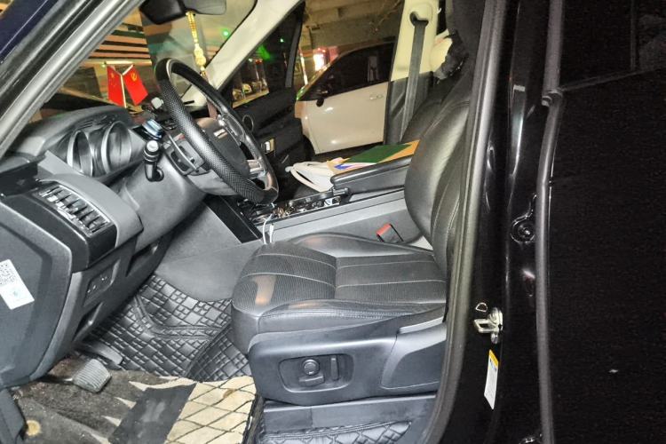 Used Land Rover Discovery 2017 3.0 SC V6 SE Left Front Seat