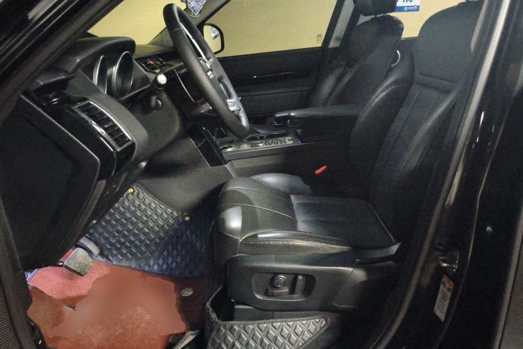Used Land Rover Discovery 2017 3.0 SC V6 SE Left Front Seat
