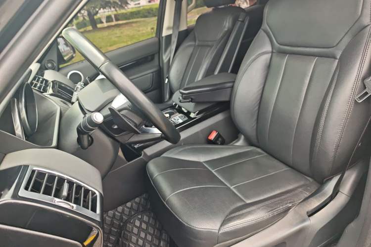 Used Land Rover Discovery 2017 3.0 SC V6 SE Left Front Seat