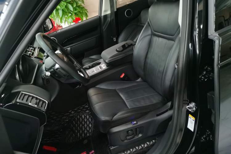 Used Land Rover Discovery 2017 3.0 SC V6 S Left Front Seat